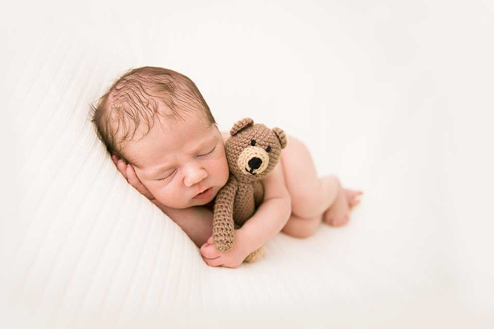 newborn photographer cheadle hulme